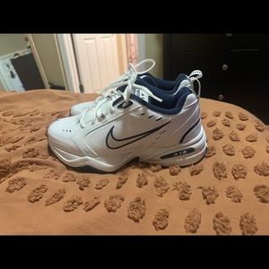 Nike Air Monarch IV
